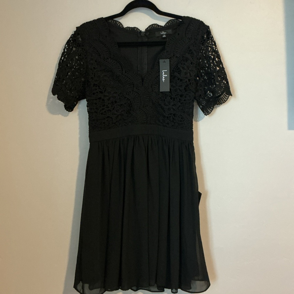 Lulus Angel in Disguise Black Lace Fit Flare Skater Dress Short Sleeve M NWT - Picture 2 of 10
